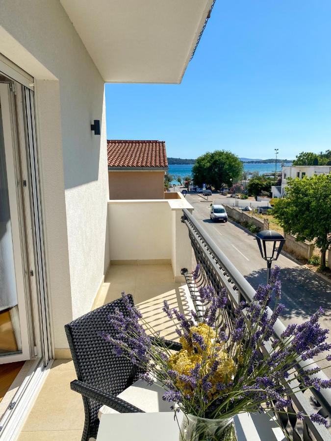 Apartments Dalmatino Vodice Exterior photo